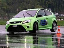 Einmaliges Erlebnis: Wettbewerbsteilnehmer können eine Taxifahrt mit Renninstruktor Joe Wyss im brandneuen und pfeilschnellen Ford Focus RS gewinnen.